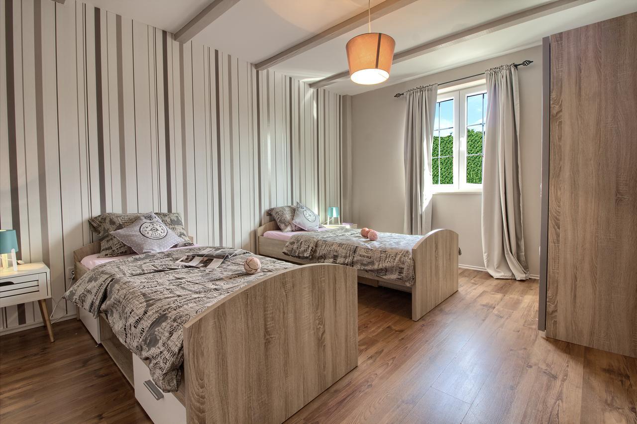 Stylish & Luxury Villa With Pool, Biliard, Extra Pool Heating Available - Wiibuk Villa
