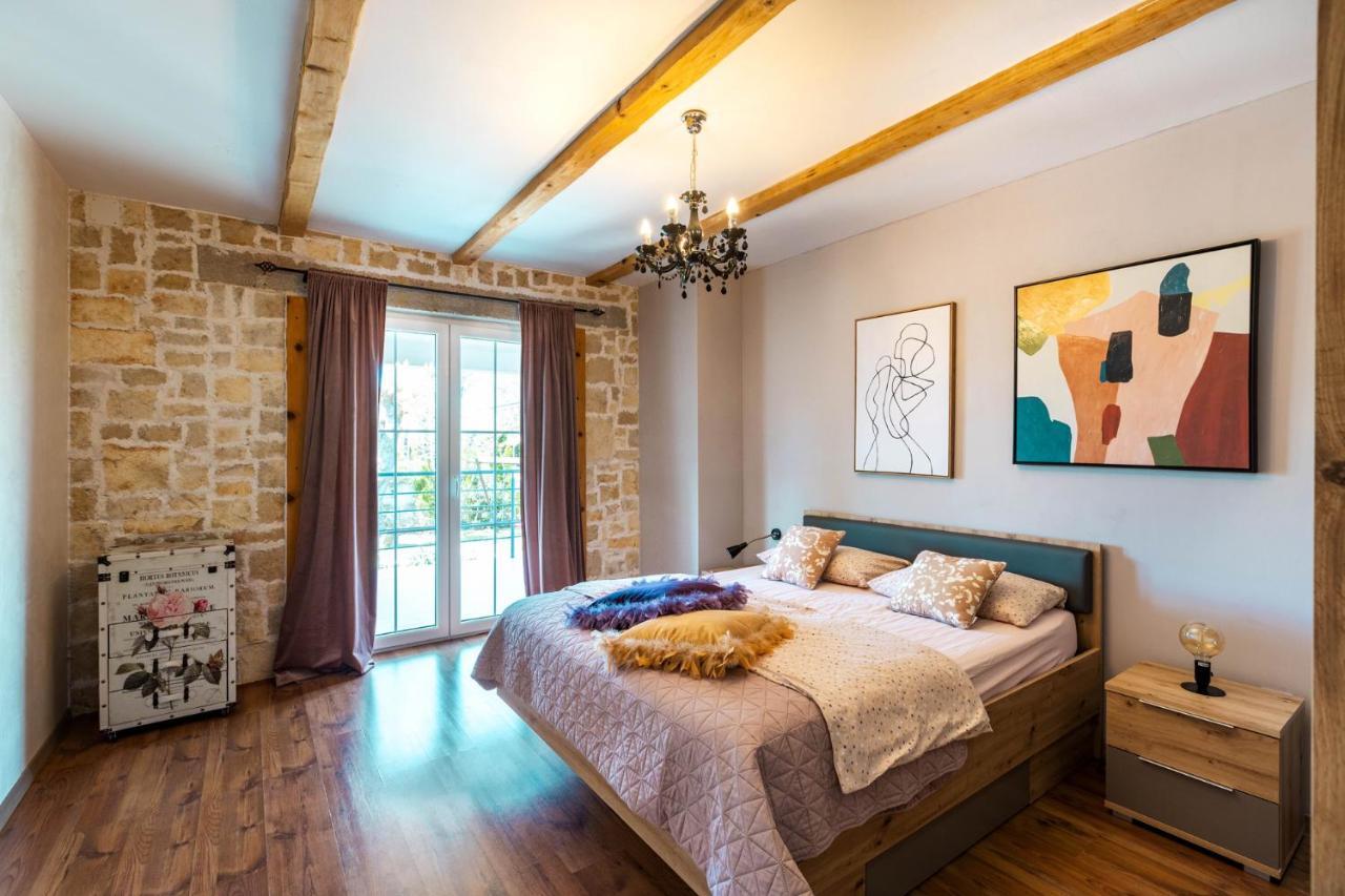 Vila Stylish & Luxury Villa With Pool, Biliard, Extra Pool Heating Available - Wiibuk *