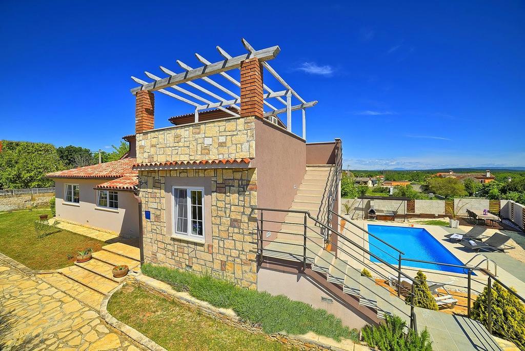 Vila Stylish & Luxury Villa With Pool, Biliard, Extra Pool Heating Available - Wiibuk *