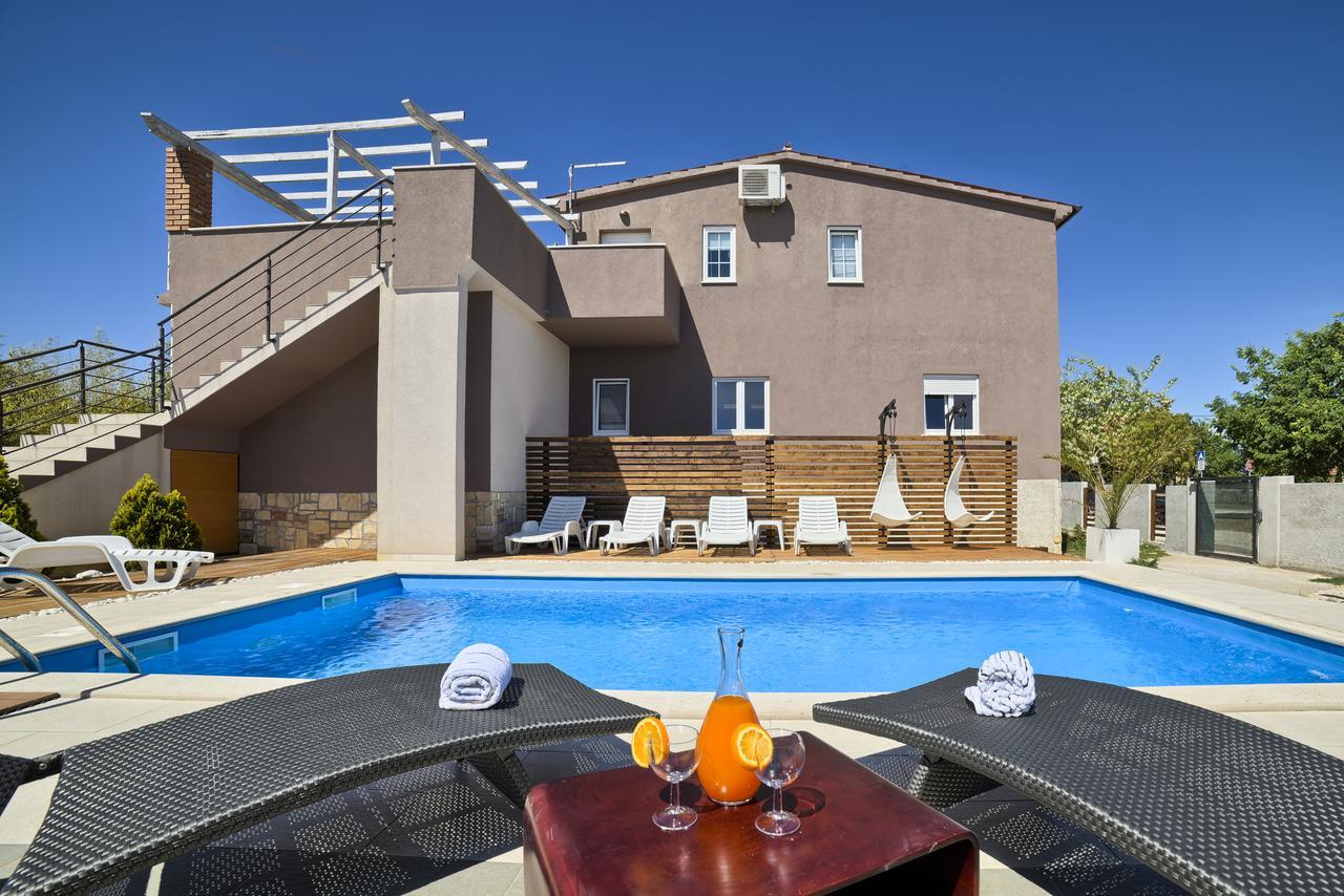 Stylish & Luxury Villa With Pool, Biliard, Extra Pool Heating Available - Wiibuk * Pula