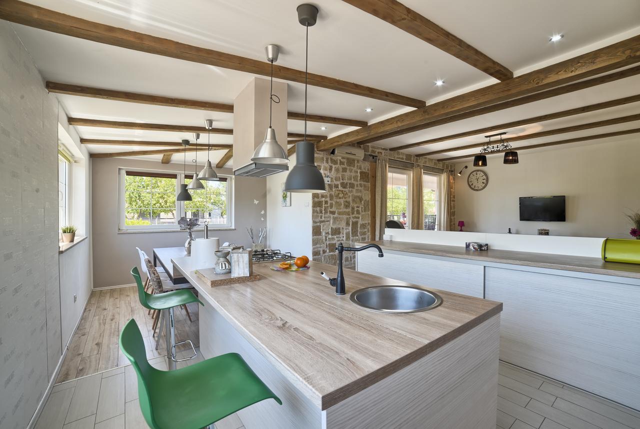 Vila Stylish & Luxury Villa With Pool, Biliard, Extra Pool Heating Available - Wiibuk *