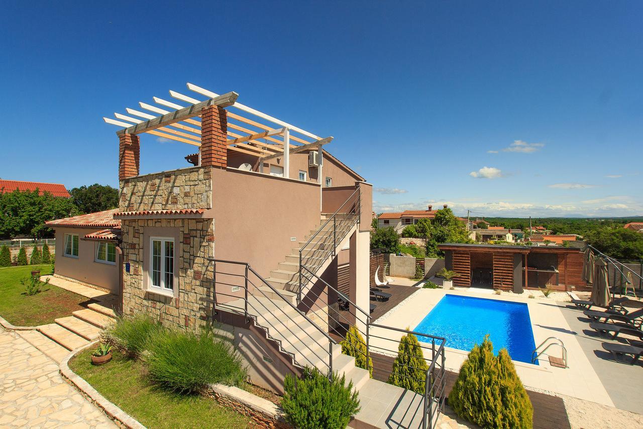 Stylish & Luxury Villa With Pool, Biliard, Extra Pool Heating Available - Wiibuk * Pula
