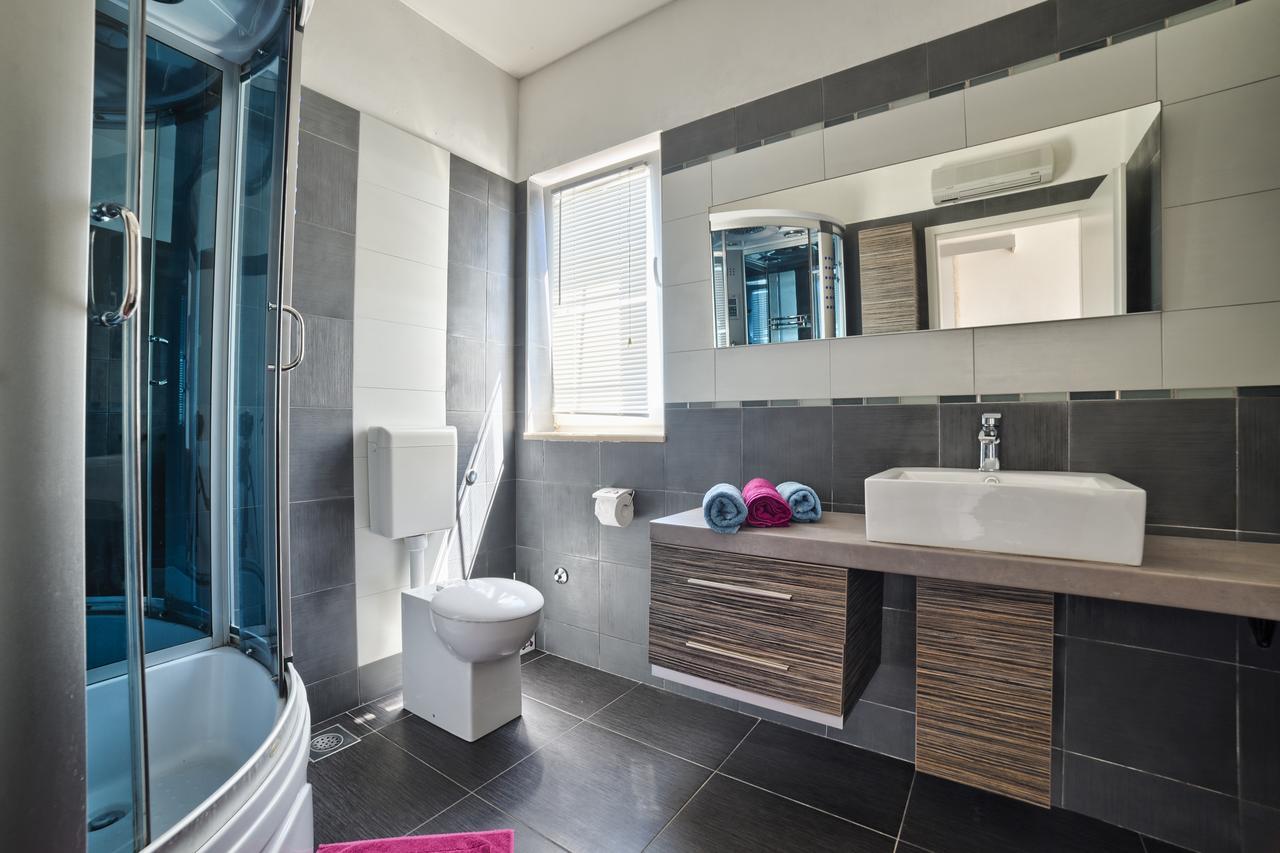 Stylish & Luxury Villa With Pool, Biliard, Extra Pool Heating Available - Wiibuk Vila *