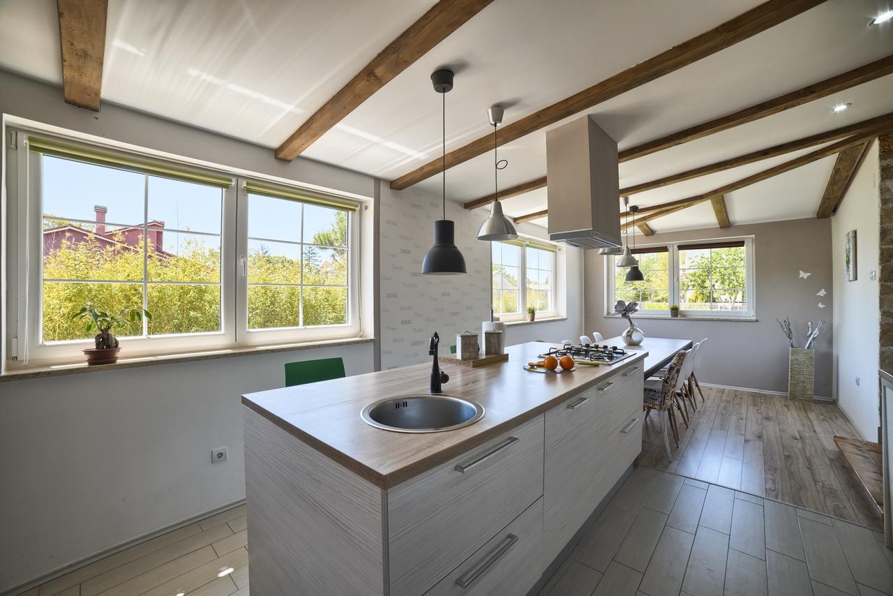 Stylish & Luxury Villa With Pool, Biliard, Extra Pool Heating Available - Wiibuk