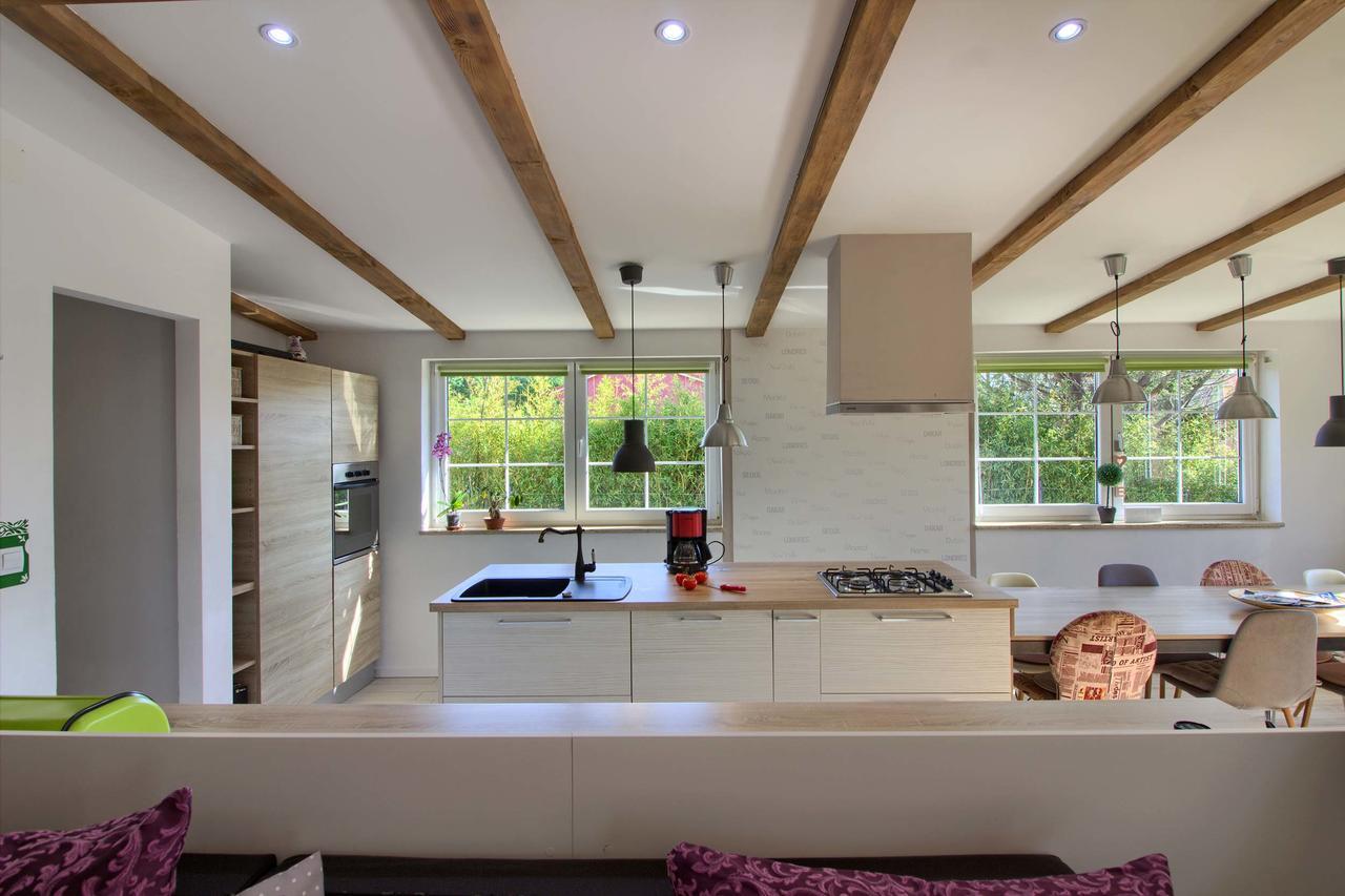 Stylish & Luxury Villa With Pool, Biliard, Extra Pool Heating Available - Wiibuk