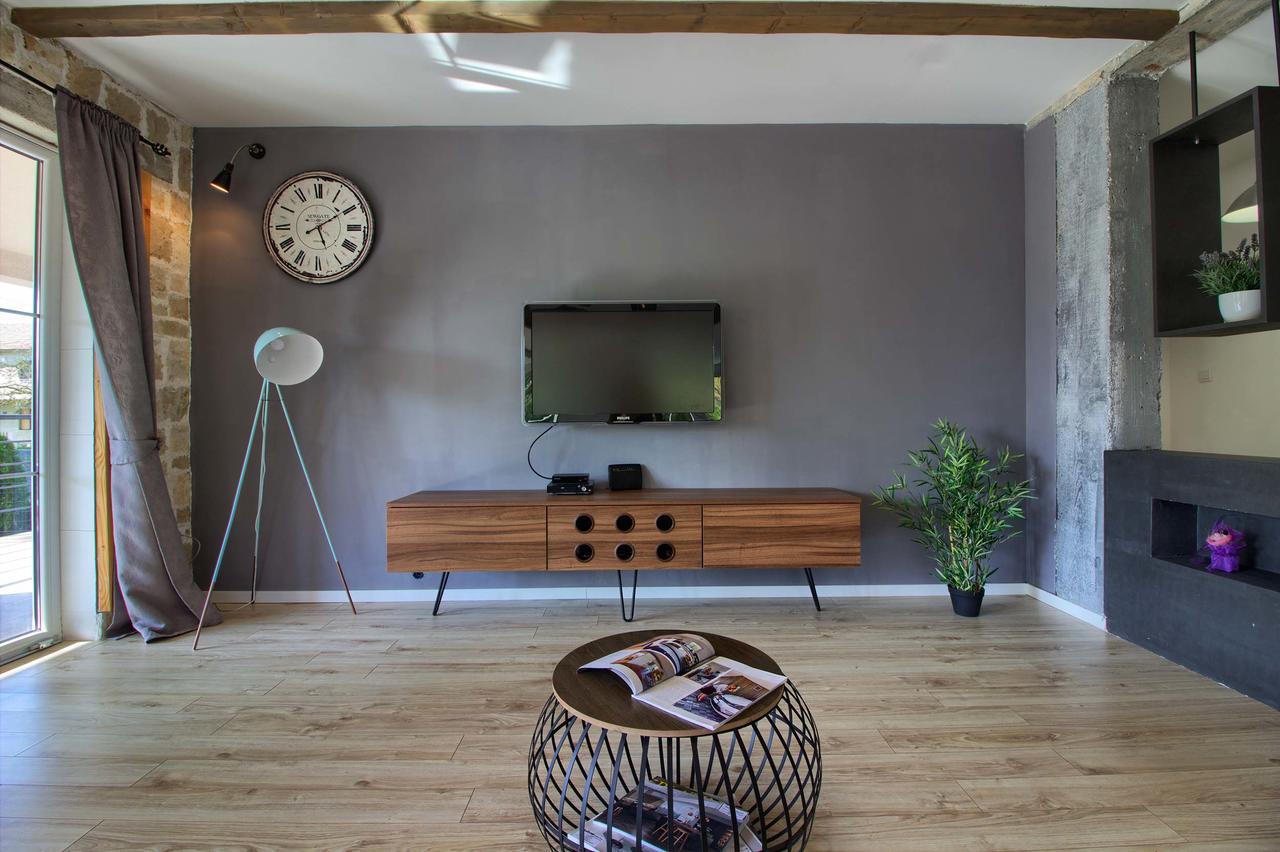 Stylish & Luxury Villa With Pool, Biliard, Extra Pool Heating Available - Wiibuk *